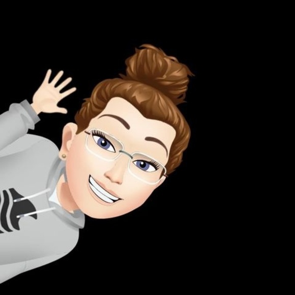 Meet your Posher, Danielle - Picture 1 of 1